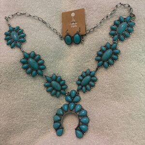 Tipi Turquoise Floral Necklace and Earring Set